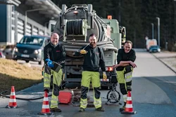 Rohrreinigung bei verstopftem Abfluss und WC